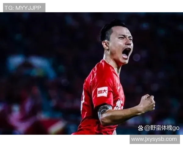 足球明星解析与战术解读：带你走进绿茵场上的传奇人物与精彩瞬间